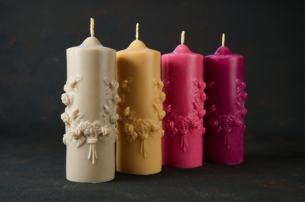 Свічка з бджолиного воску "Весняні квіти",150г