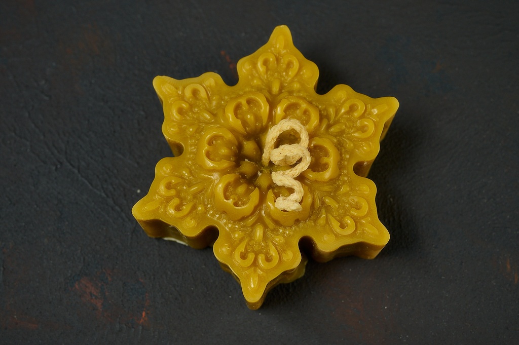 Свічка з бджолиного воску, "Сніжинка", 70г