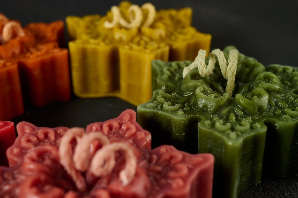 Свічка з бджолиного воску, "Сніжинка", 70г