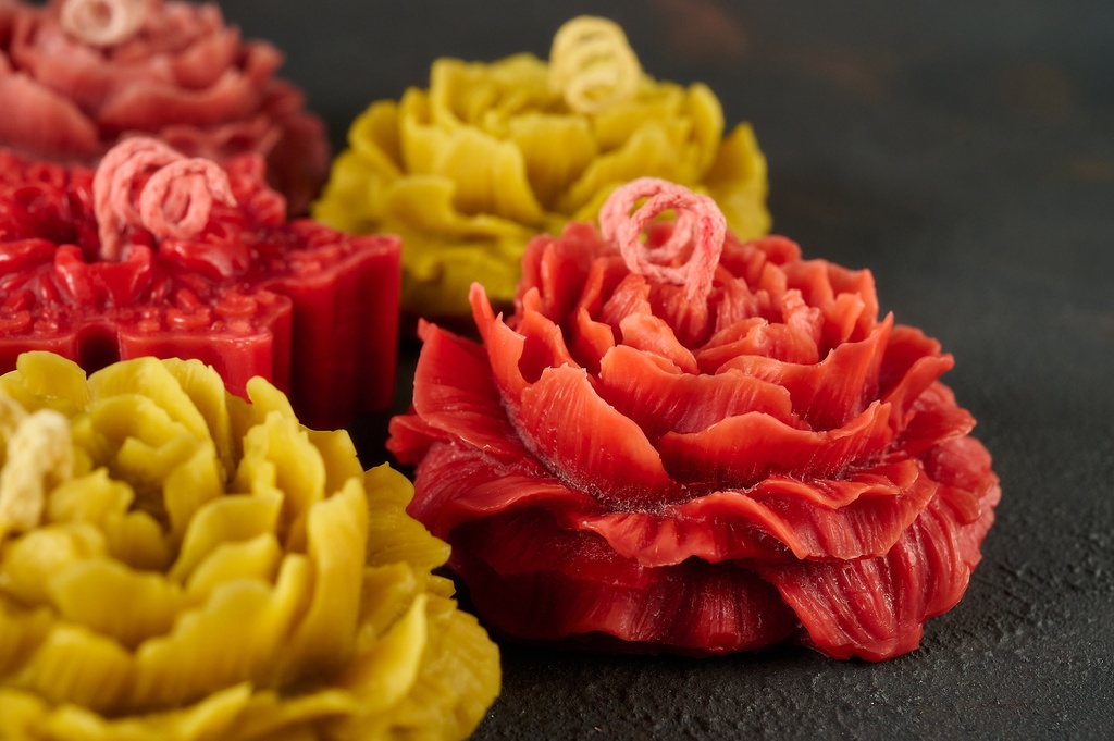 Свічка з бджолиного воску, "Півонія", 70г